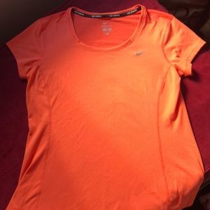 Nike Running 🏃‍♀️ T shirt